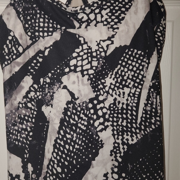 Lululemon Power Y Tank - Picture 4 of 7